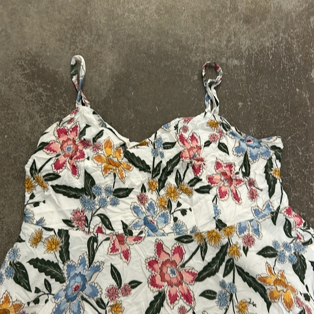 Old navy floral dress - Picture 2 of 6